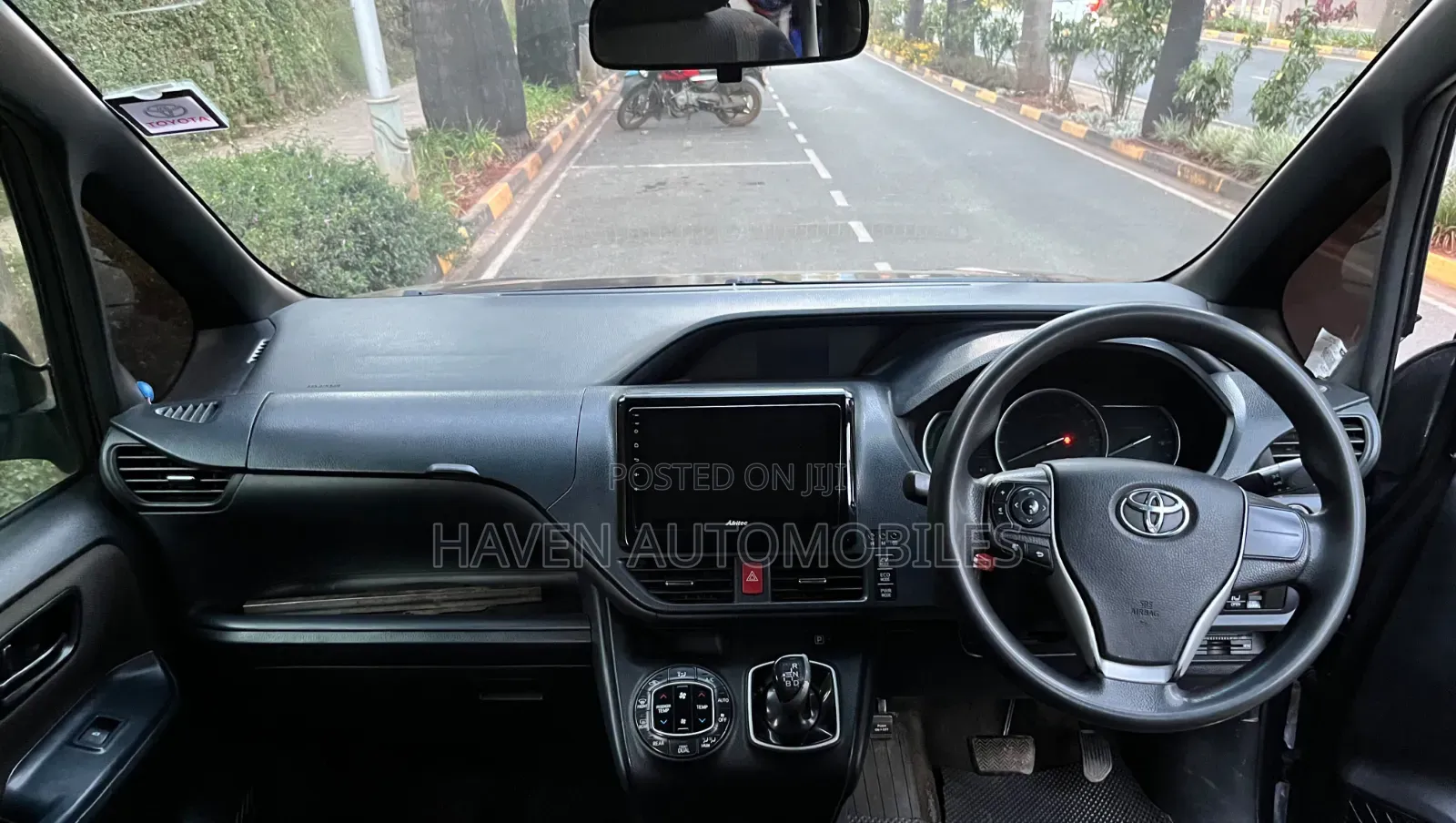 Toyota Voxy 2015 Black