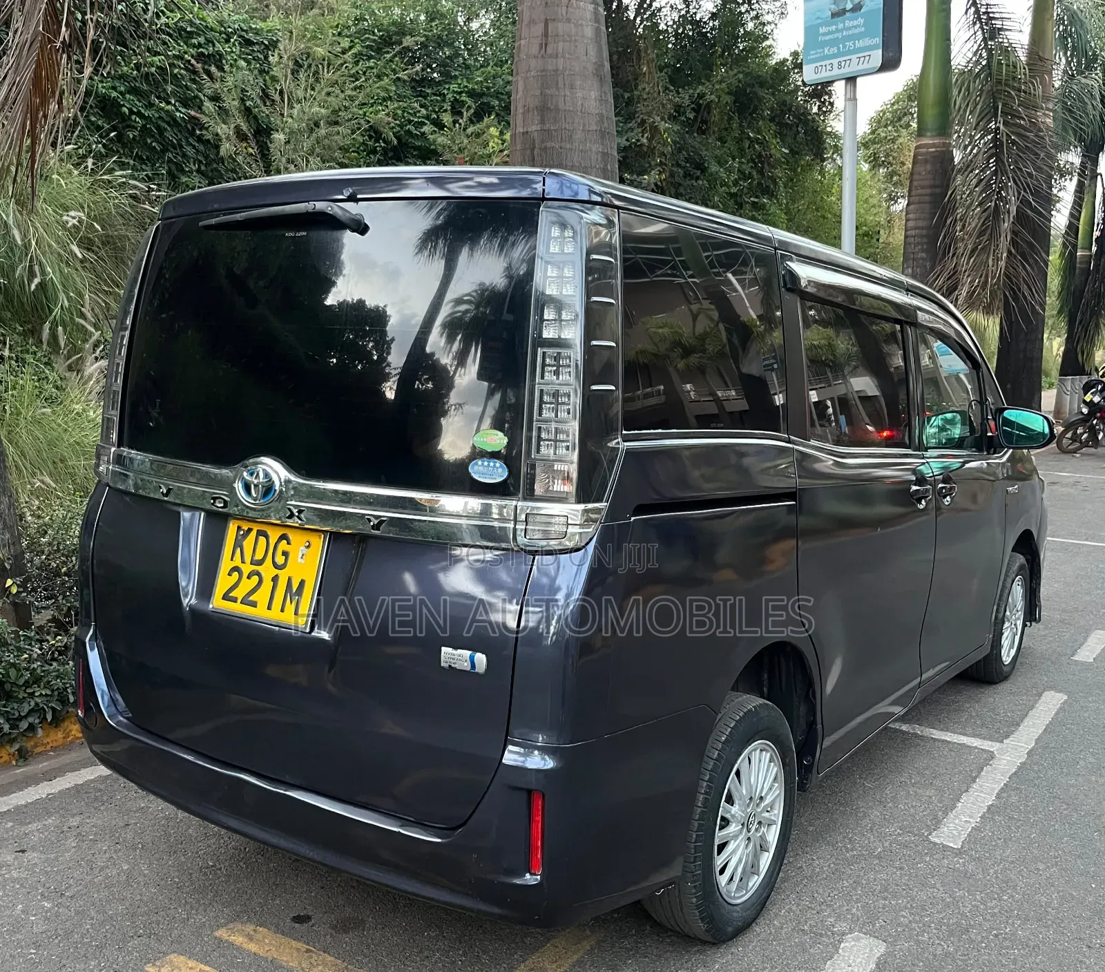 Toyota Voxy 2015 Black