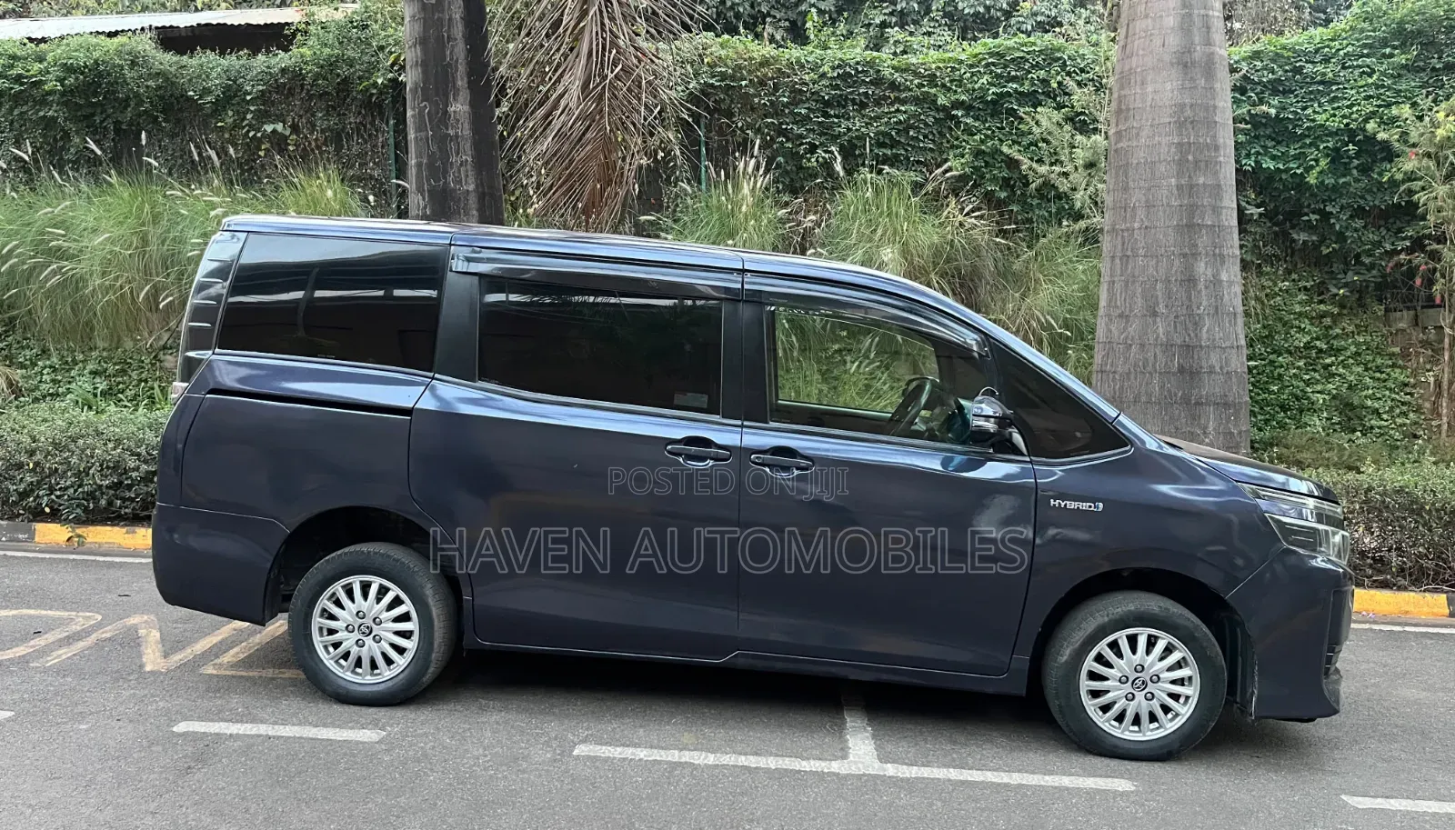 Toyota Voxy 2015 Black