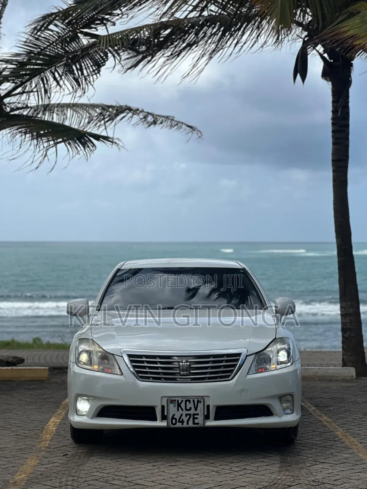 Toyota Crown 2013 White