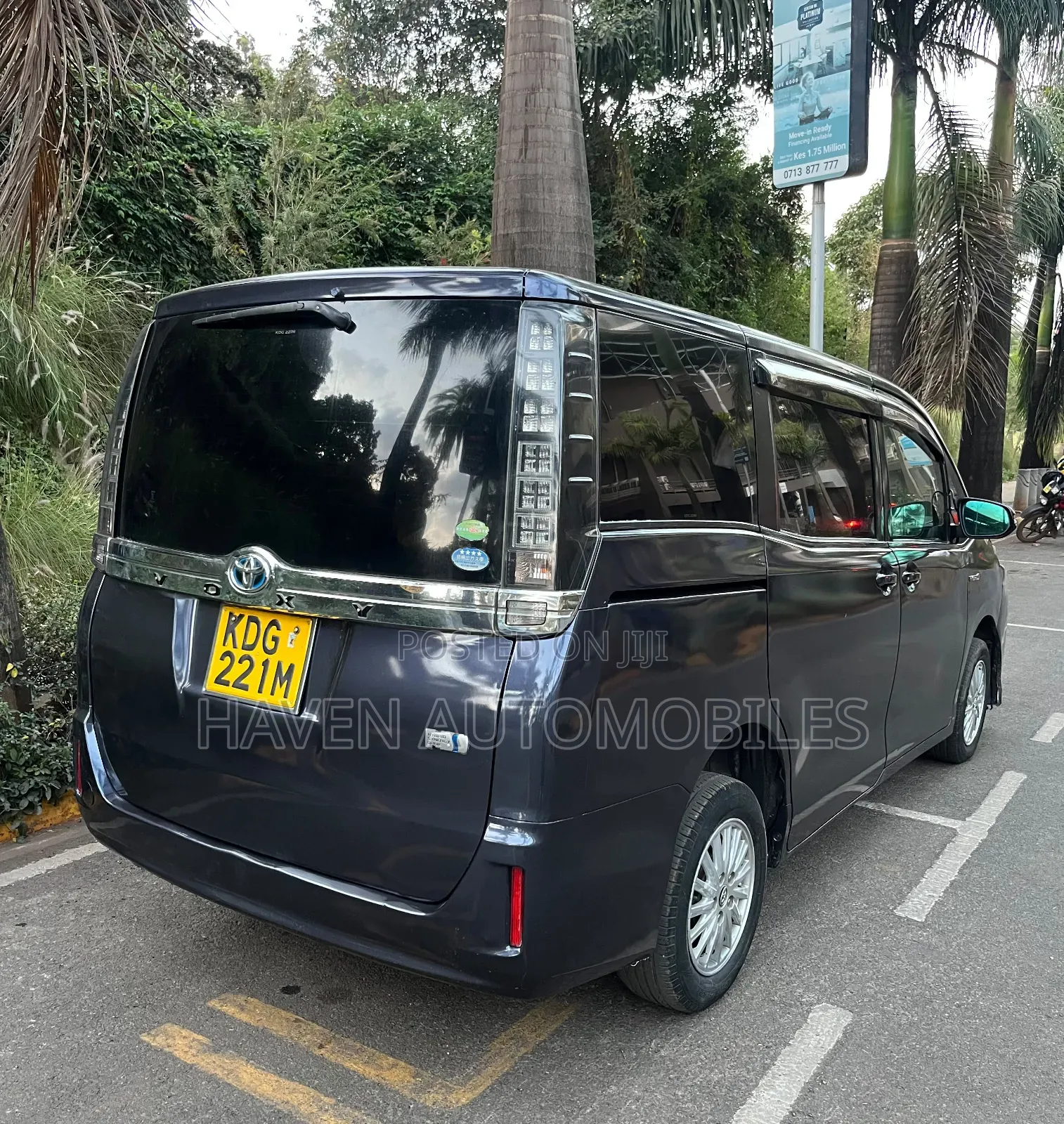 Toyota Voxy 2015 Black