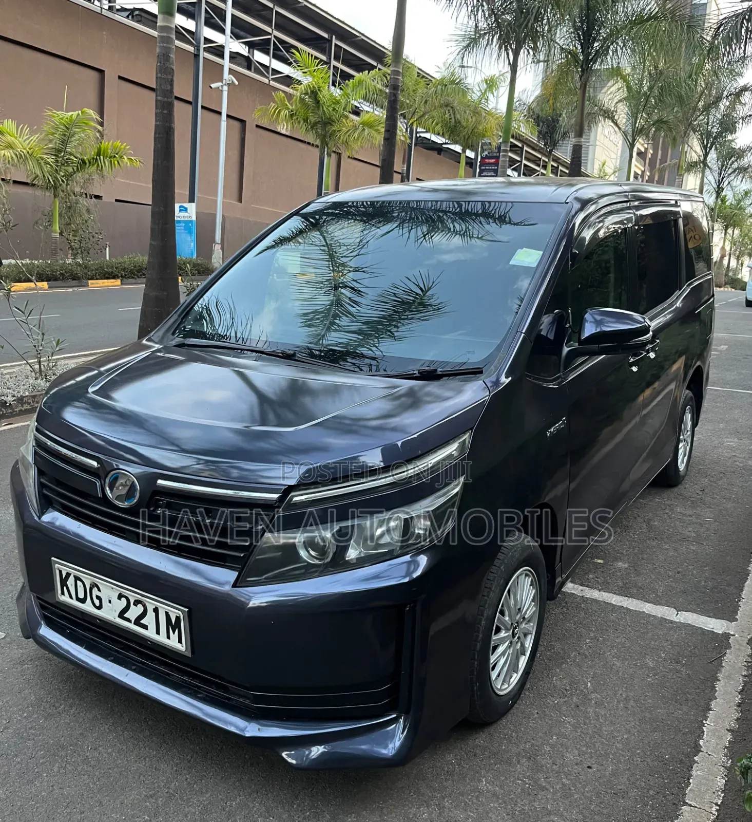 Toyota Voxy 2015 Black