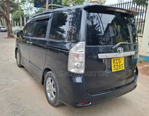 Toyota Voxy 2010 Black