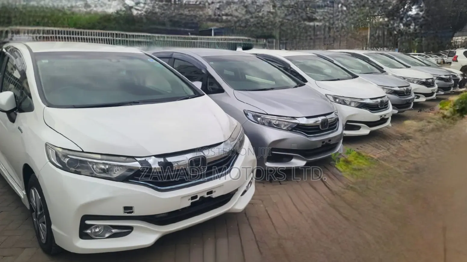 Honda Fit Shuttle 1.5 Hybrid 2WD 2019 Silver