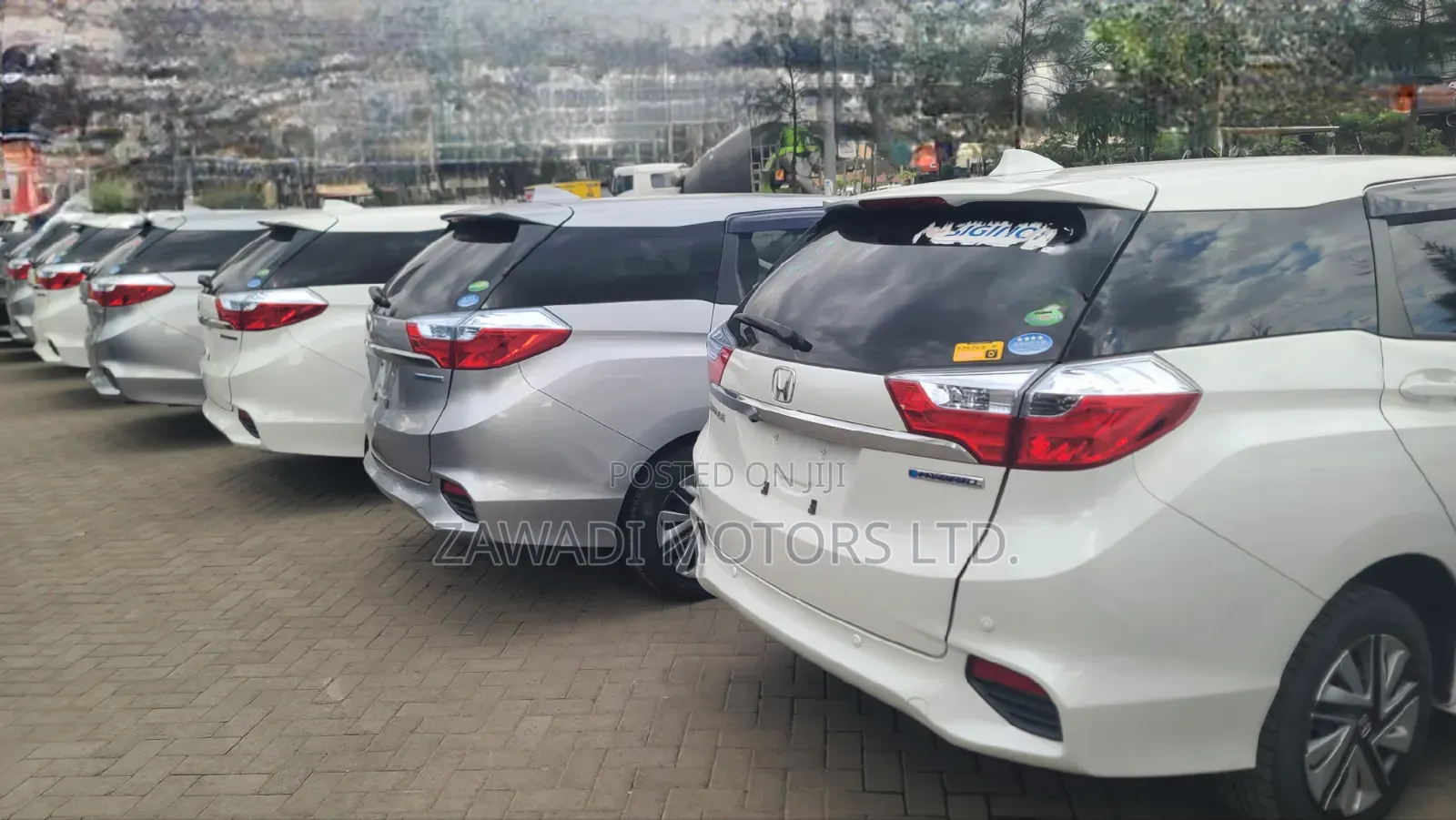 Honda Fit Shuttle 1.5 Hybrid 2WD 2019 Silver