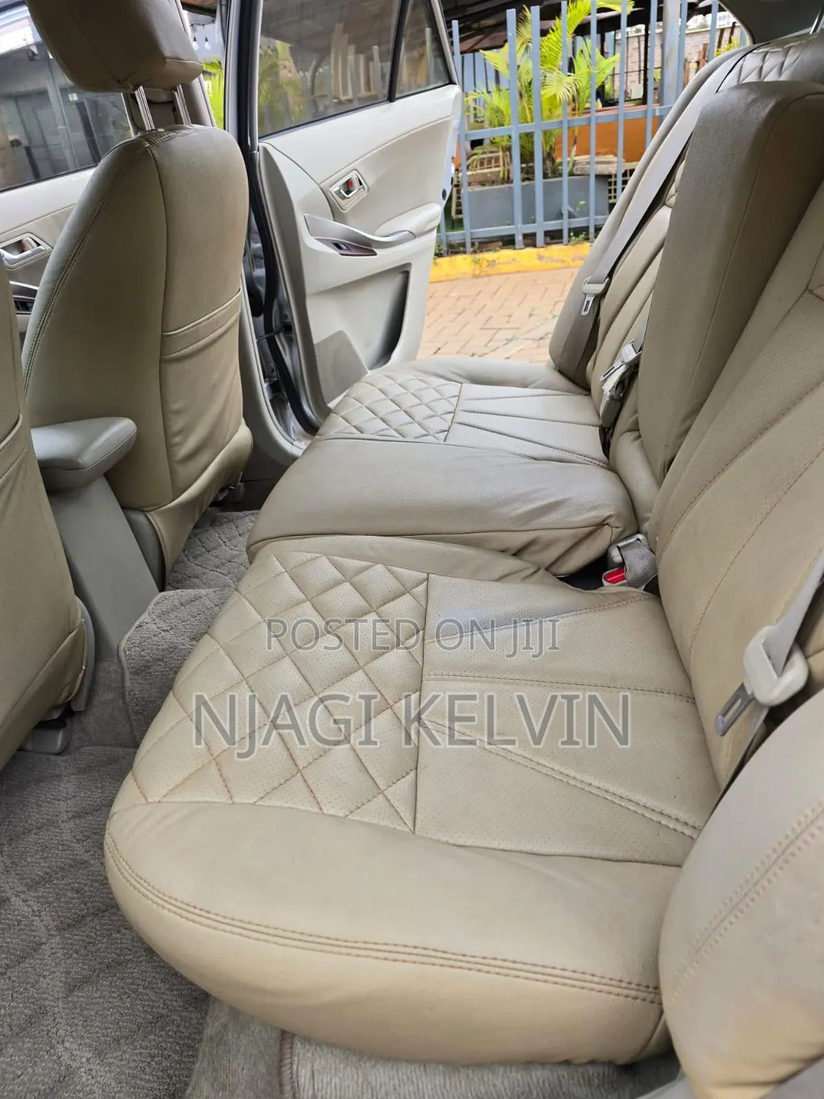 Toyota Premio 2012 Silver