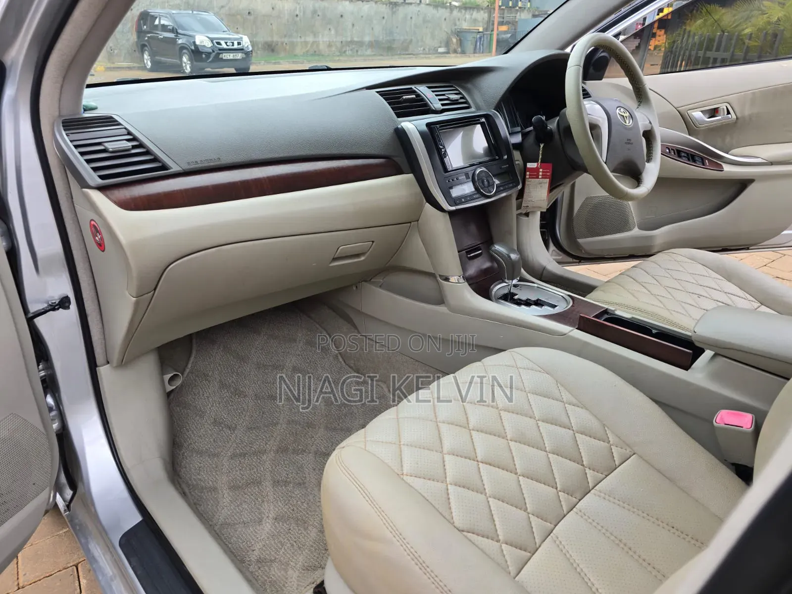 Toyota Premio 2012 Silver