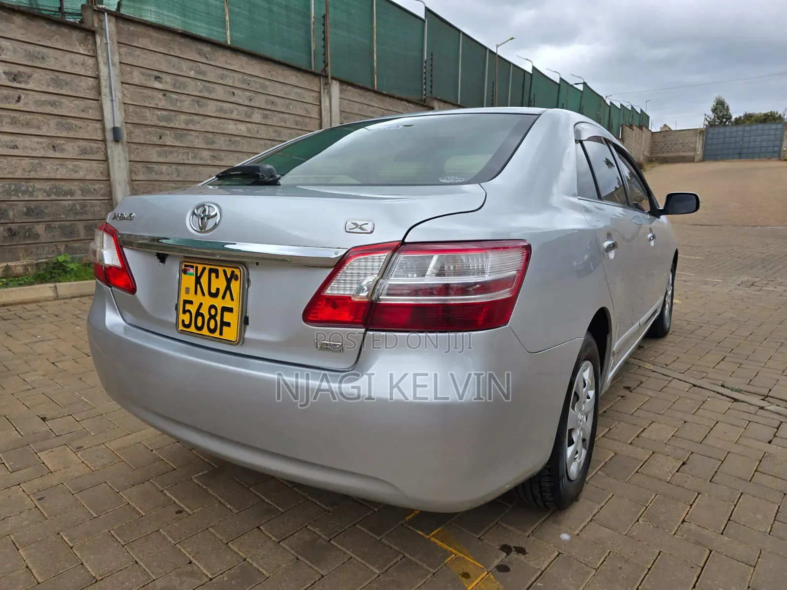Toyota Premio 2012 Silver