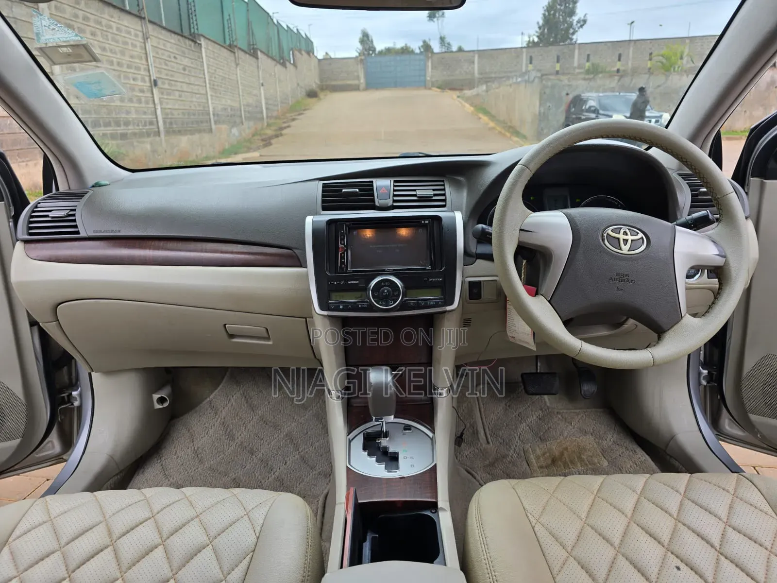 Toyota Premio 2012 Silver