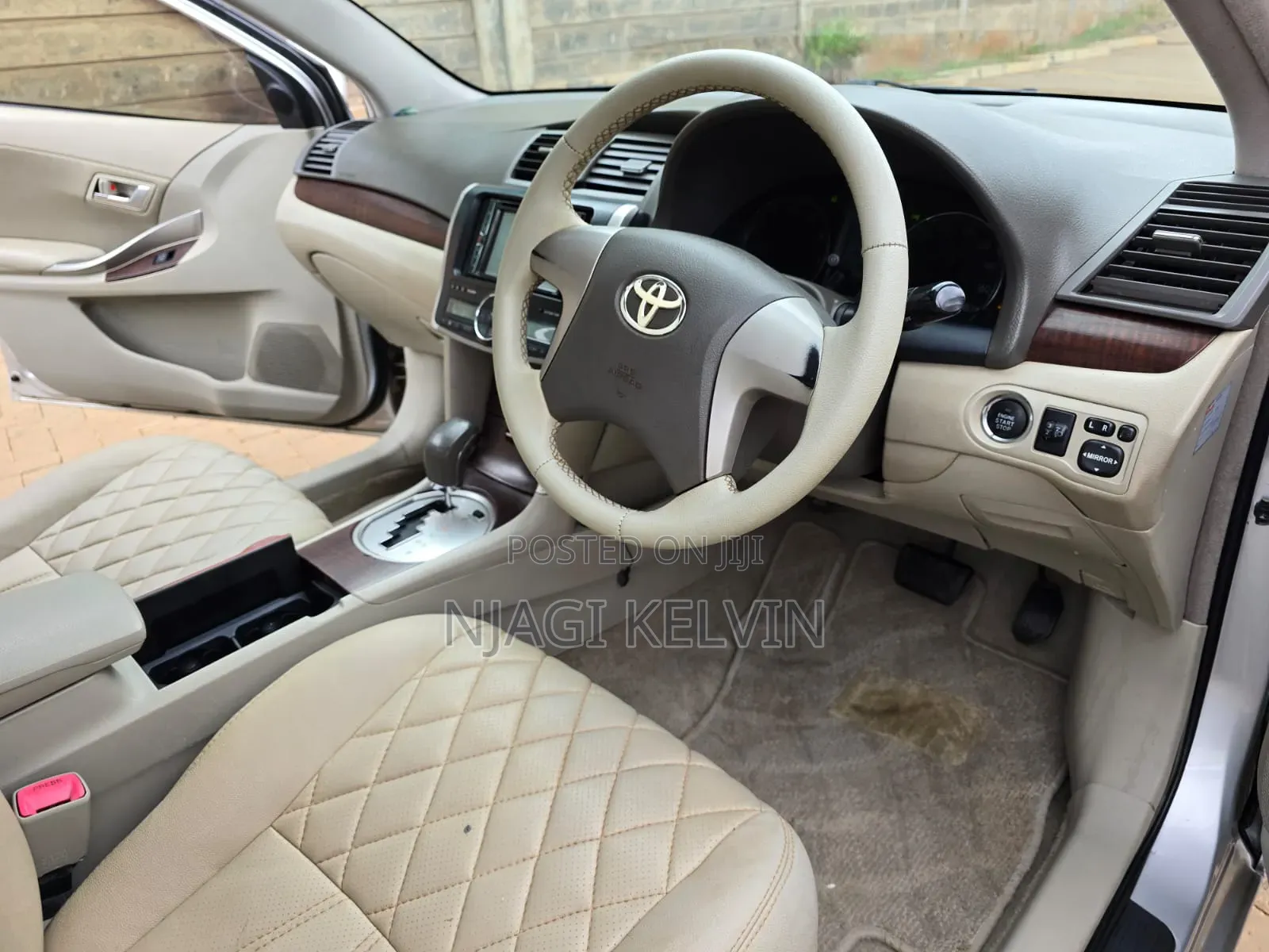 Toyota Premio 2012 Silver