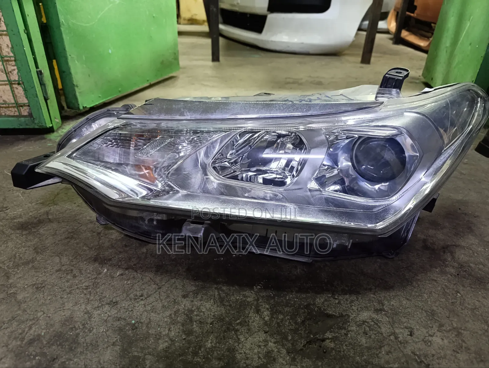 Fielder/Axio 165 Non-Xenon Headlight