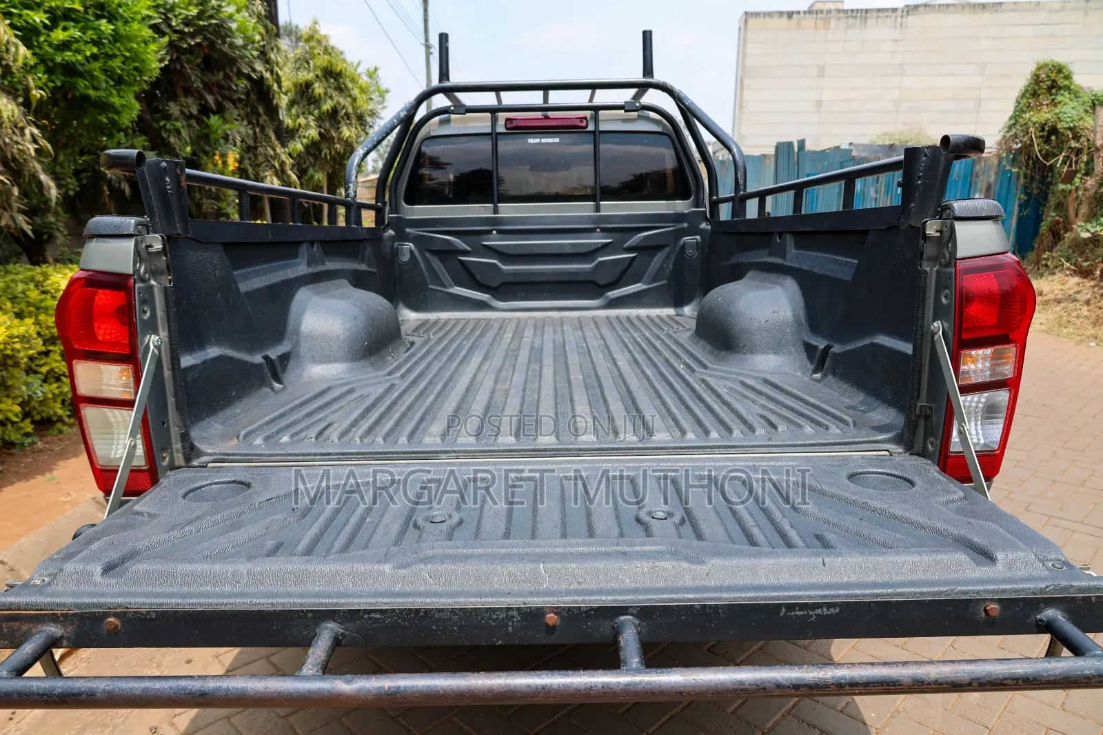 Isuzu D-MAX 2021 Gray