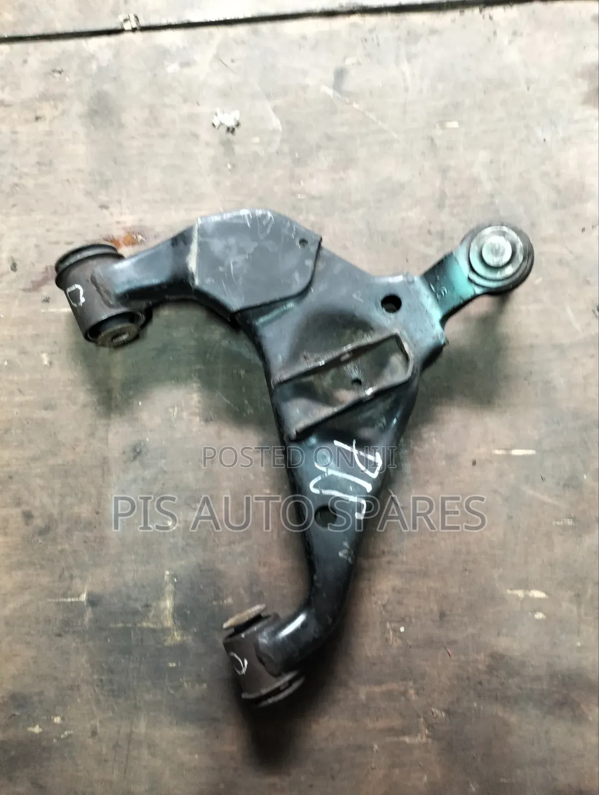 Toyota Hilux Vigo Lower Control Arm