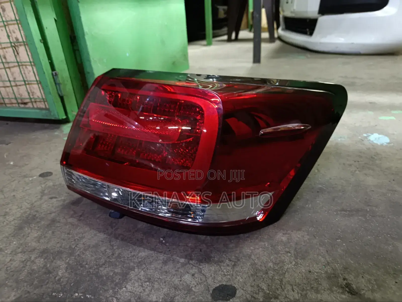 Premio 270 Taillight