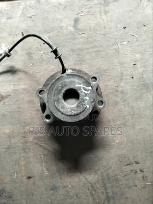 Nissan Navara Hub