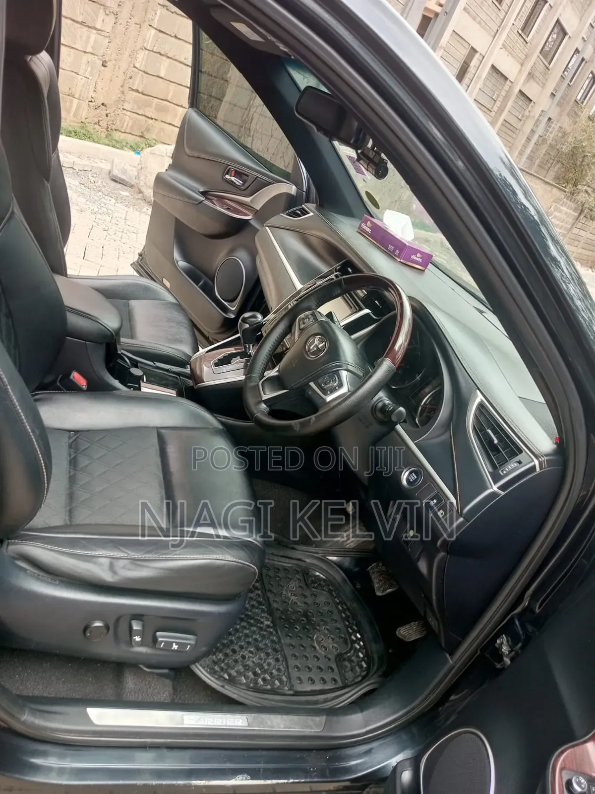 Toyota Harrier 2.0 2015 Black