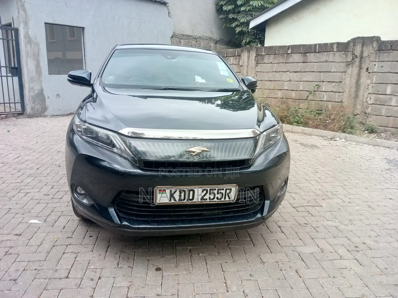 Toyota Harrier 2.0 2015 Black