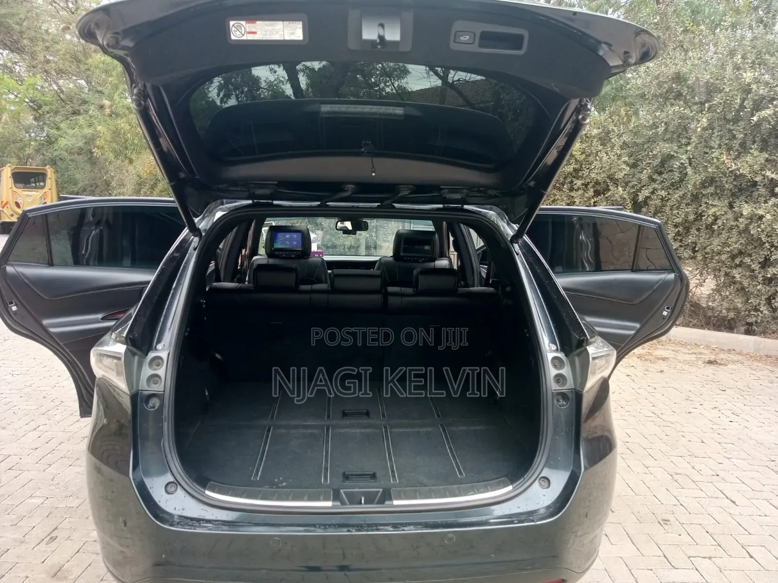 Toyota Harrier 2.0 2015 Black
