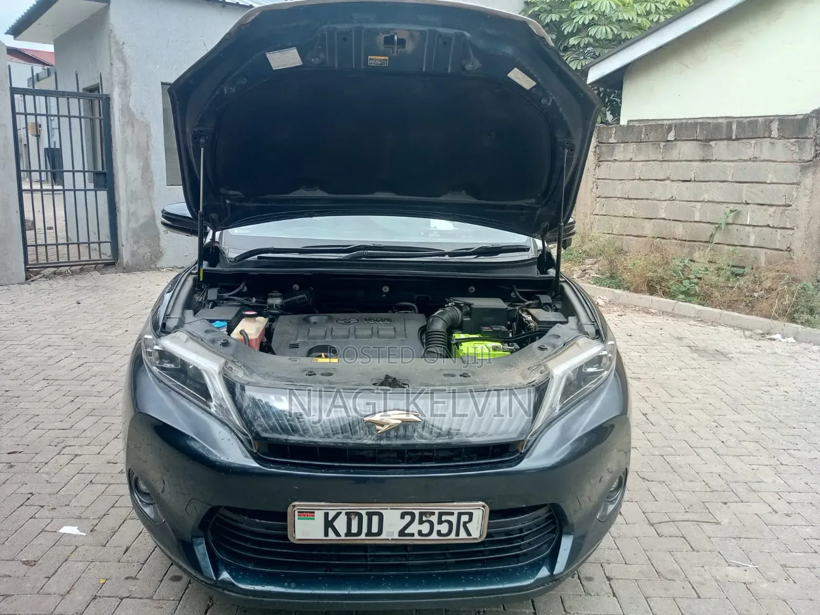 Toyota Harrier 2.0 2015 Black