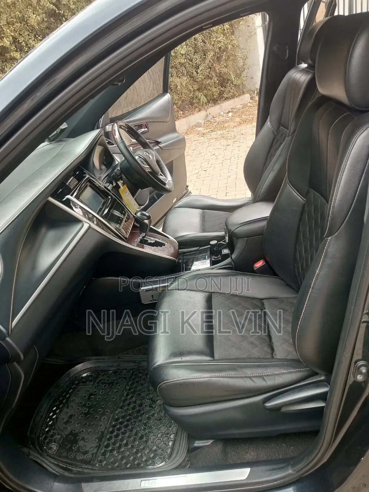 Toyota Harrier 2.0 2015 Black
