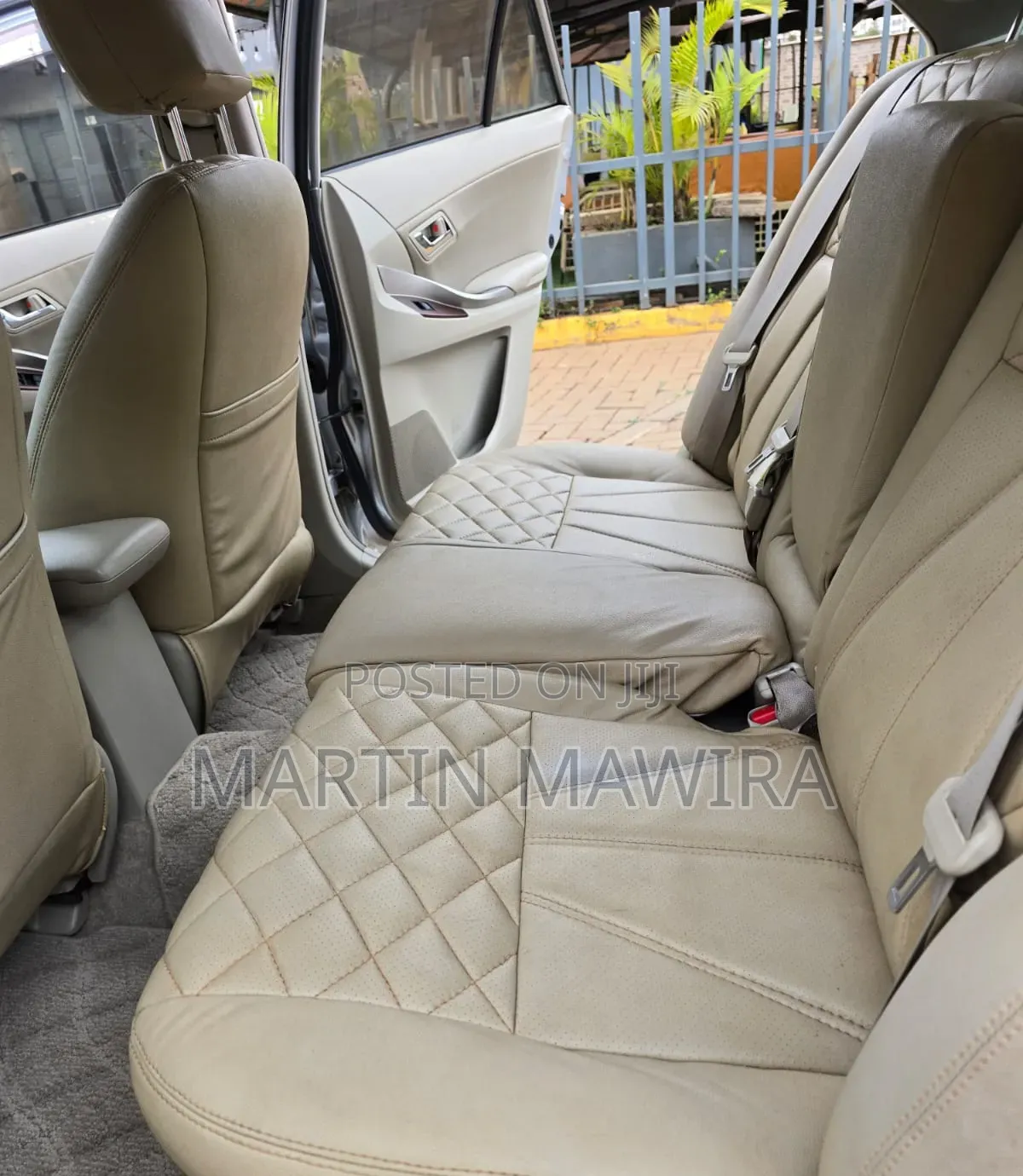 Toyota Premio 2012 Silver