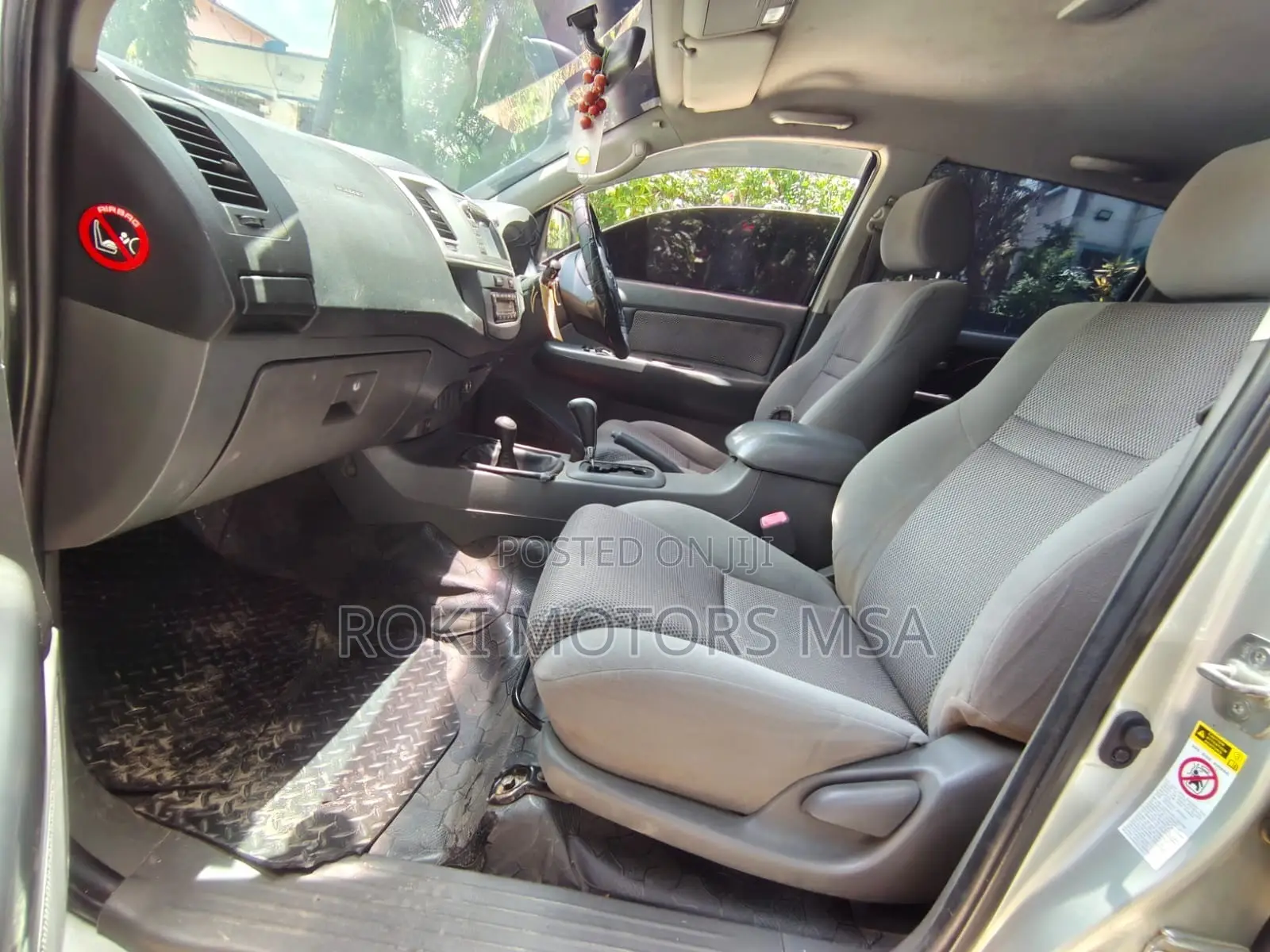 Toyota Hilux 2013 Silver