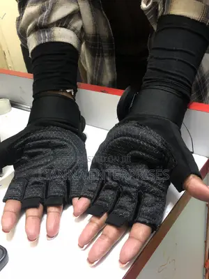 Gym Gloves^^gloves^ 