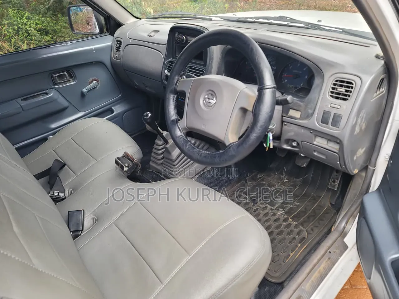 Nissan Hardbody 2012 White