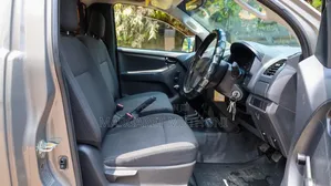 Isuzu D-MAX 2021 Gray