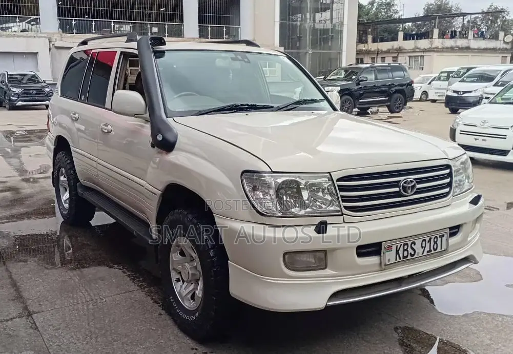 Toyota Land Cruiser 2002 White