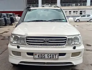 Toyota Land Cruiser 2002 White