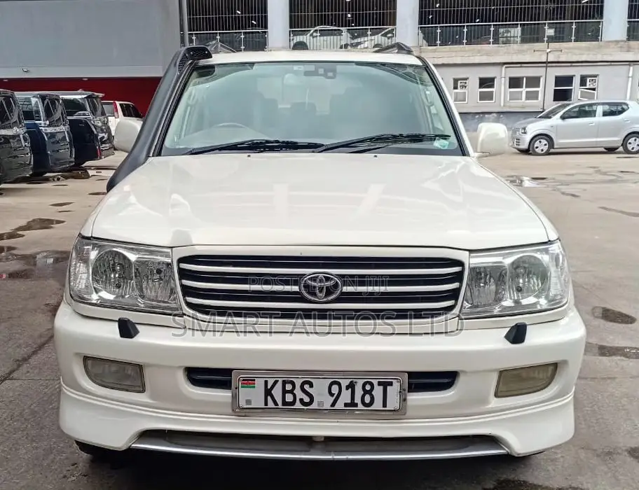 Toyota Land Cruiser 2002 White