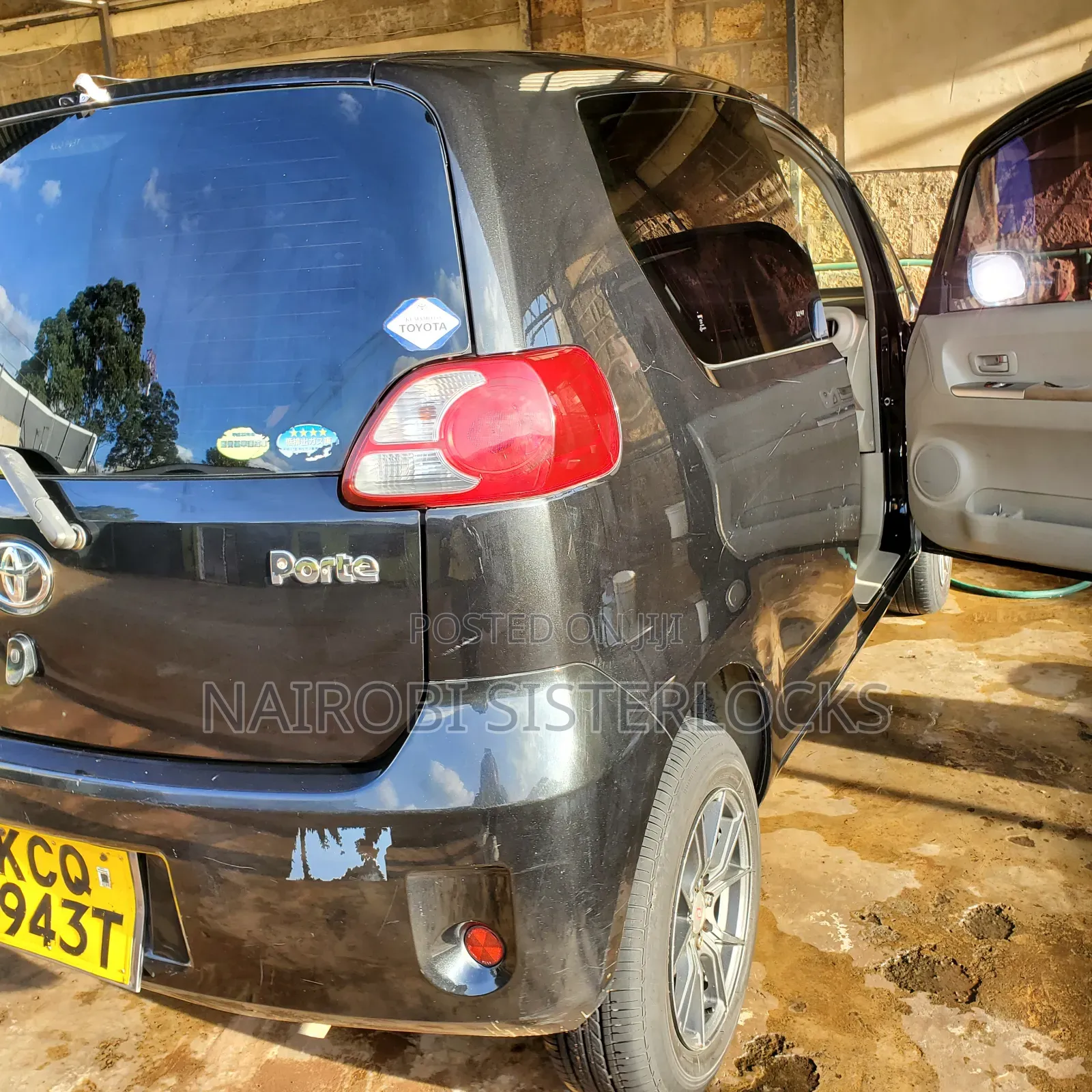Toyota Porte 2011 Black
