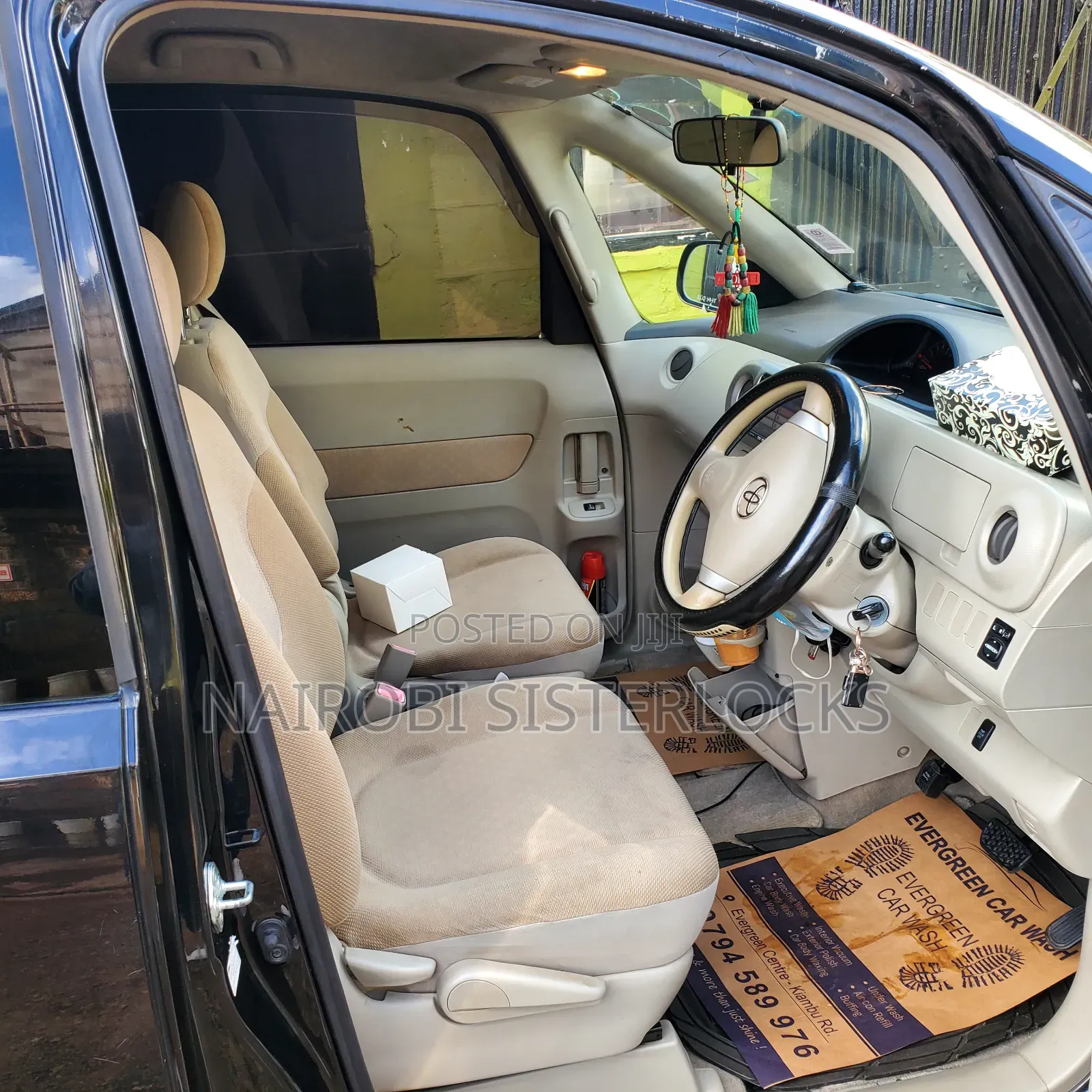 Toyota Porte 2011 Black