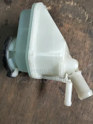 Toyota Hilux Revo Power Steering Pump Fluid Tank