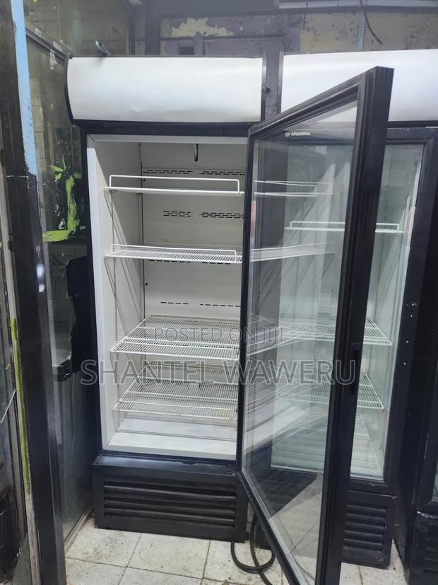Clear B4 Display Refrigerator 650litres - thumbnail 3