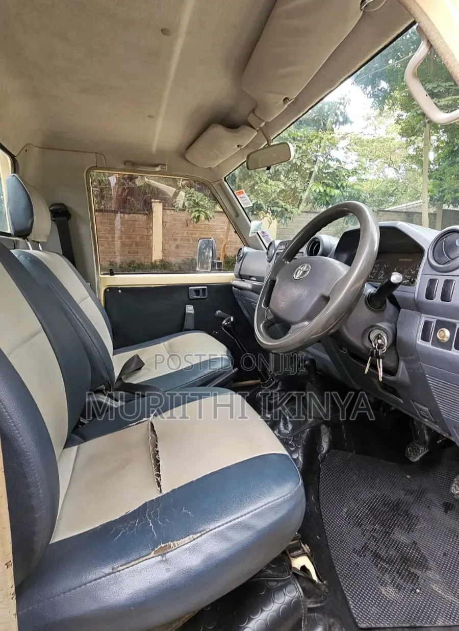 Toyota Land Cruiser 2013 Beige