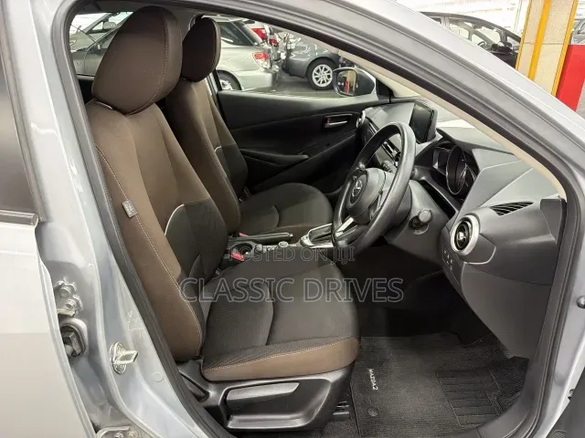 Mazda 2 2019