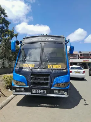 Isuzu FRR 2010 Blue