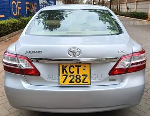Toyota Premio 2013 Silver