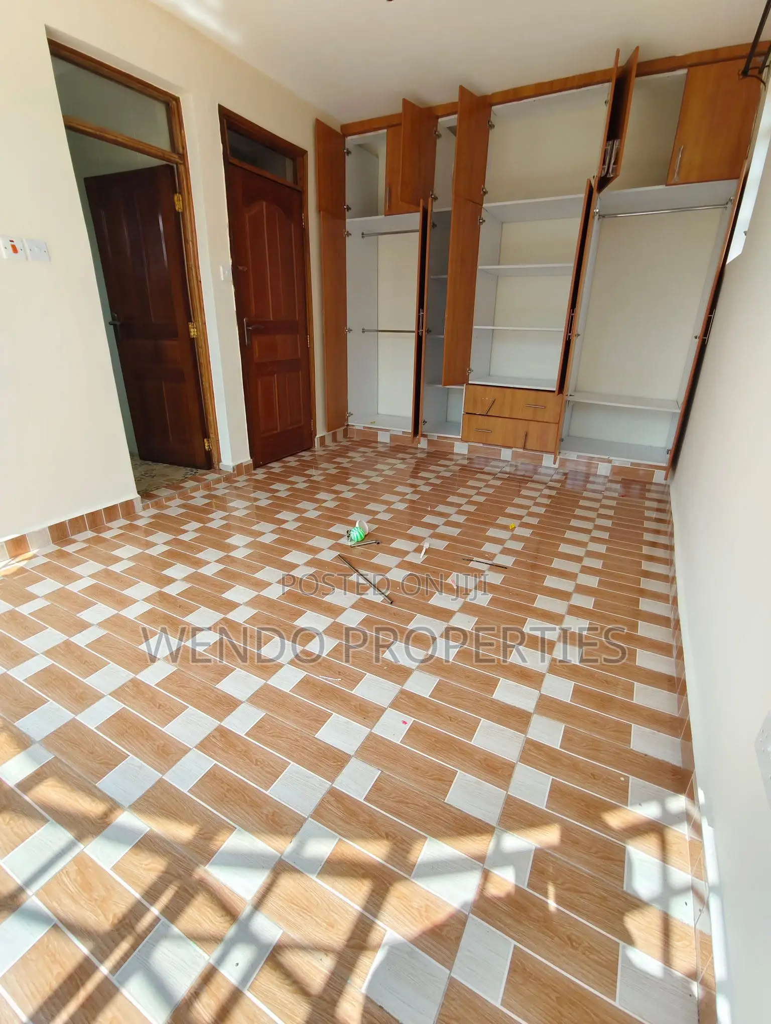 3bdrm Apartment in Zambia, Oluulua for rent