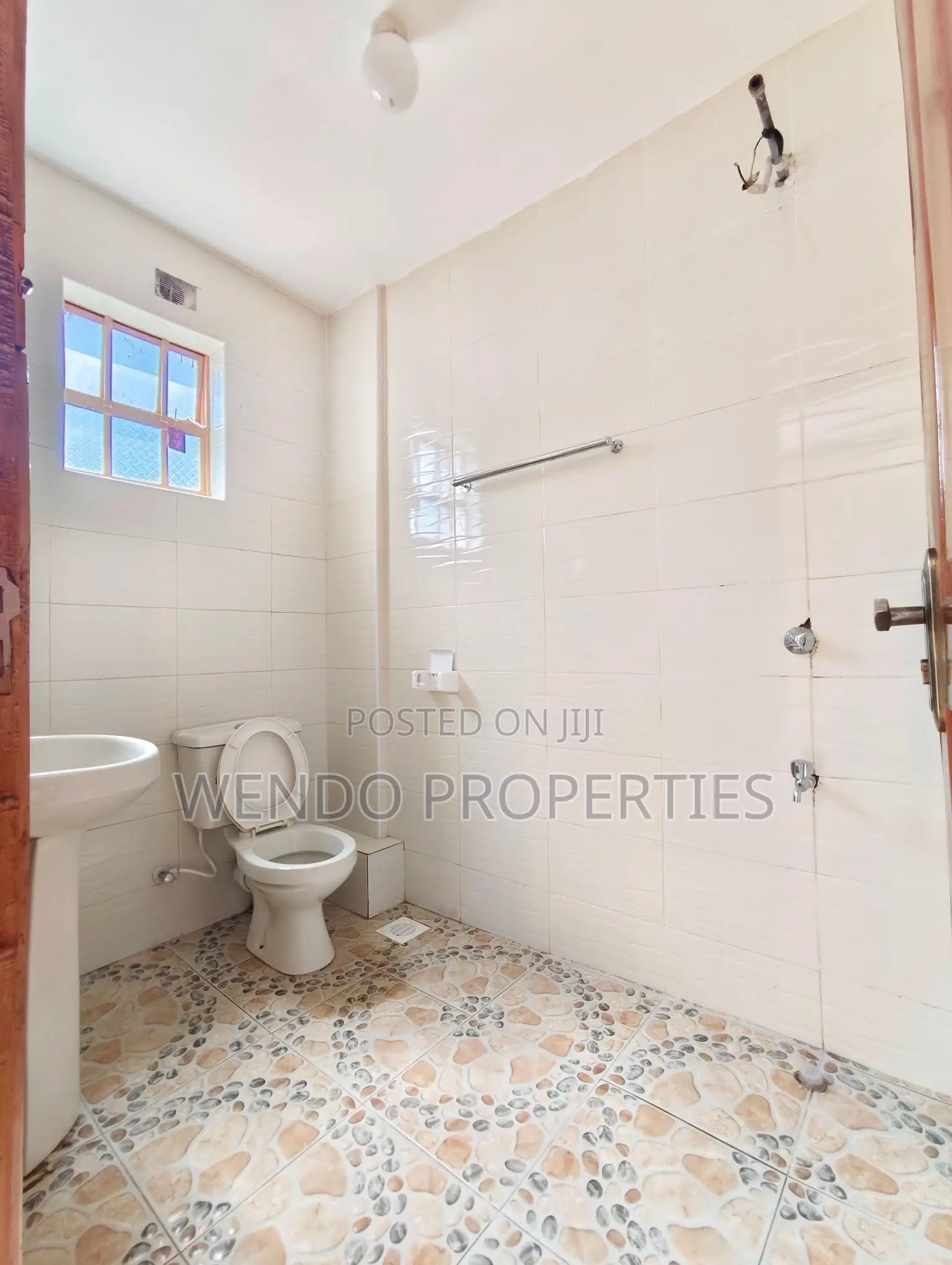 3bdrm Apartment in Zambia, Oluulua for rent