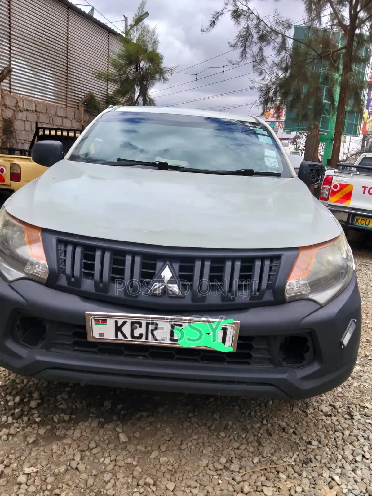 Mitsubishi L200 2015 White