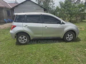 Toyota IST 2004 Silver