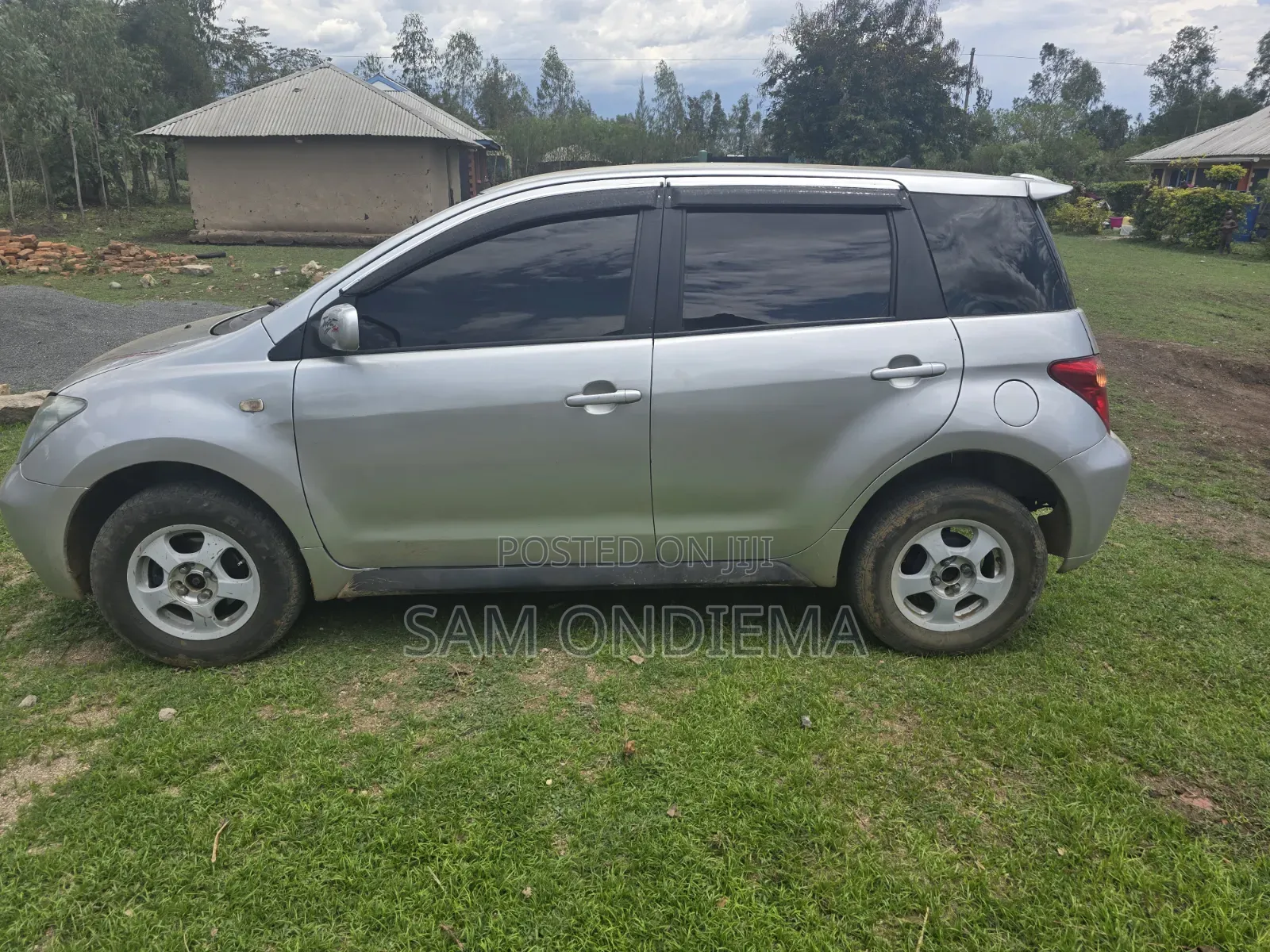 Toyota IST 2004 Silver