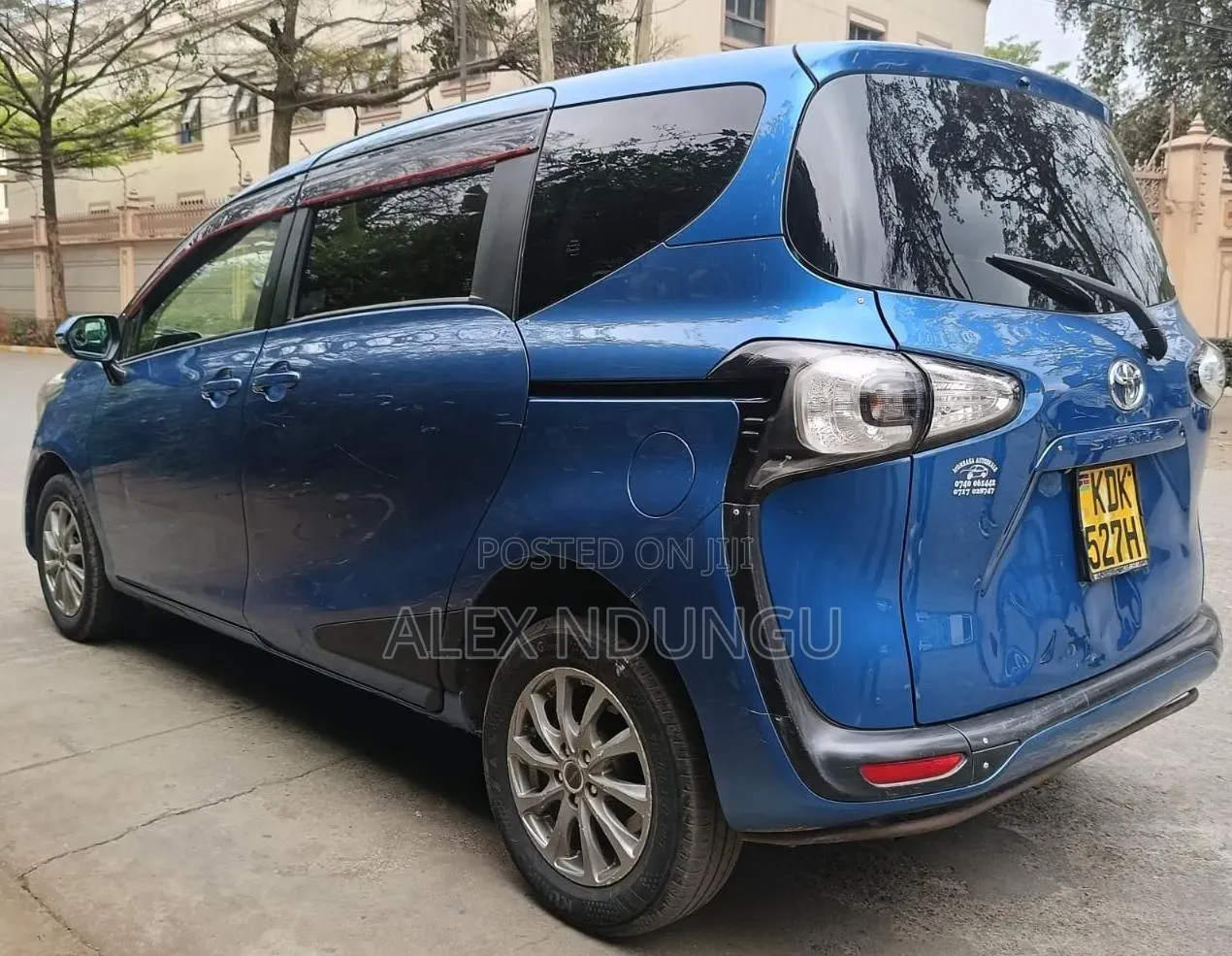 Toyota Sienta 2015 Blue