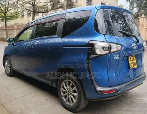 Toyota Sienta 2015 Blue