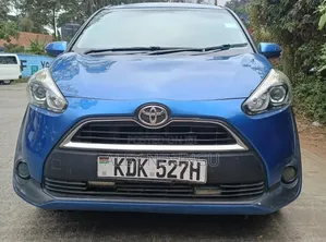 Toyota Sienta 2015 Blue