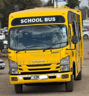 Isuzu NQR 2022 Yellow