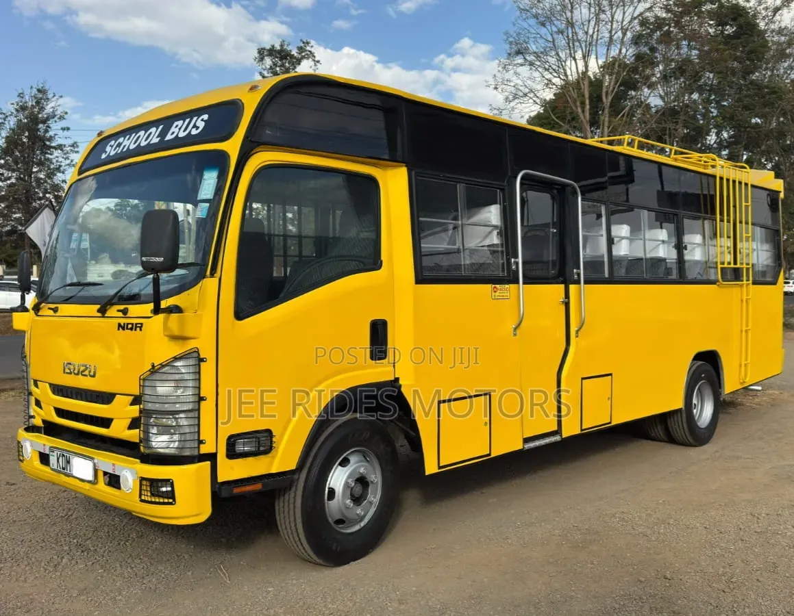 Isuzu NQR 2022 Yellow